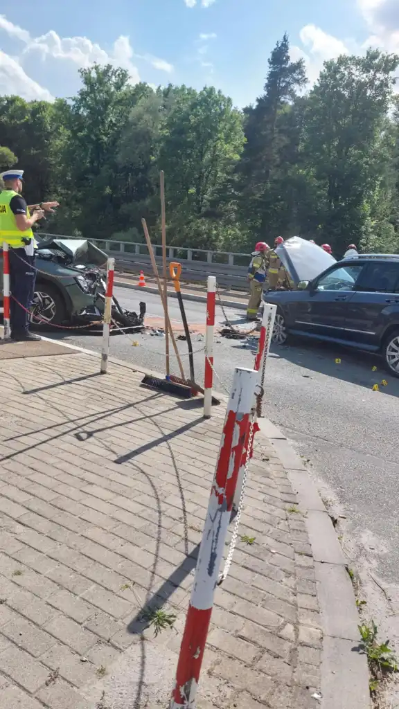 Wypadek na DK75 w Nowej Wsi. Dwie osoby trafiły do szpitala