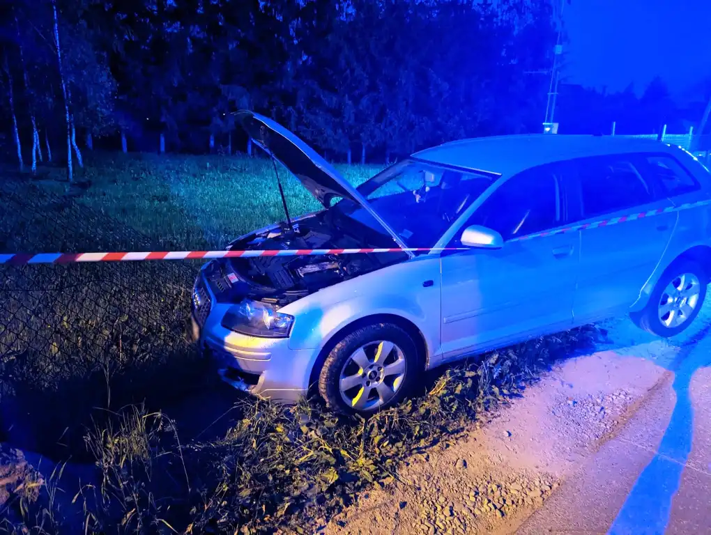 Nowy Sącz, ul. Banacha: Osobówka wjechała w ogrodzenie