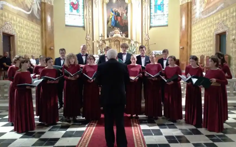 Wakacyjny obóz chóru Scherzo: muzyczne warsztaty i koncerty na Węgrzech