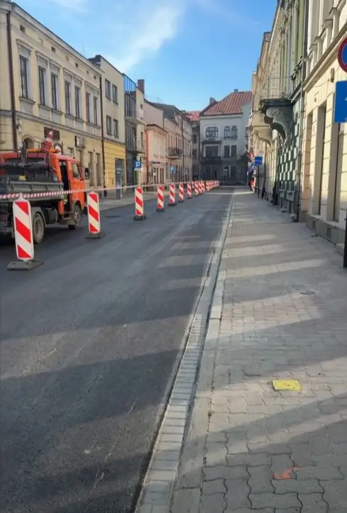 Otworzyli Dunajewskiego po remoncie. Na razie przejedziemy tylko jednym pasem