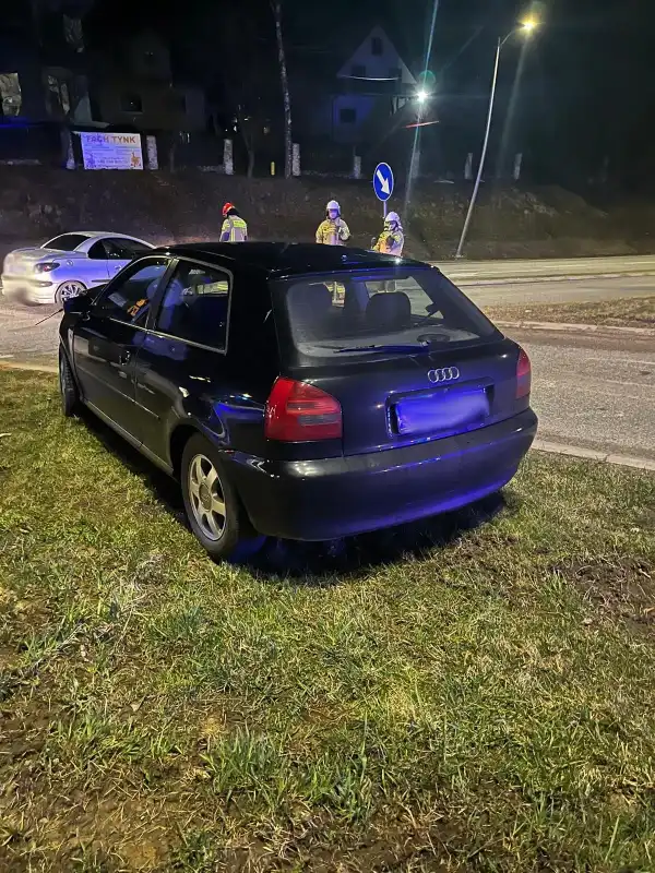 Kolizja na Krzyżówce. Zderzyły się dwa samochody osobowe