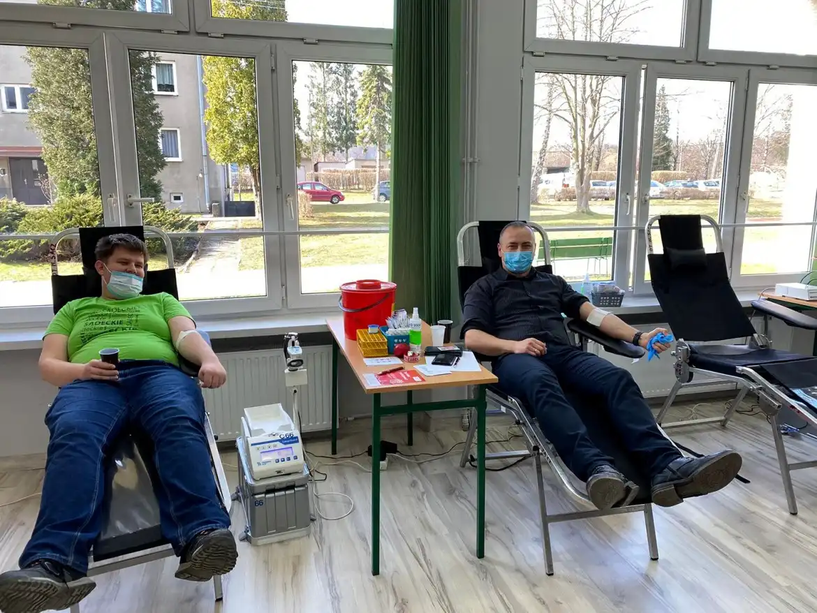 Uczniowie ZSP w Nawojowej oddawali krew