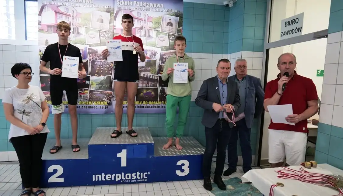 Mistrzostwa Powiatu Nowosądeckiego w Pływaniu. W zawodach uczestniczyło ponad 150 zawodników