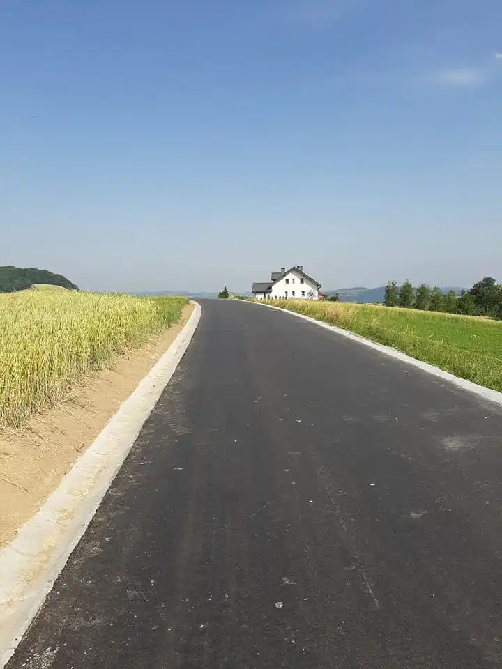 Dobiegł końca remont kolejnych dróg w gminie Chełmiec
