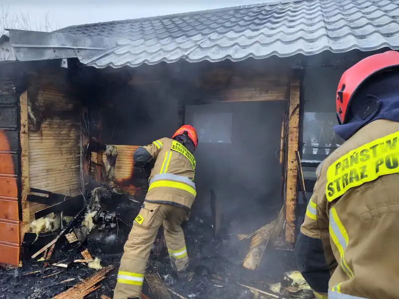 Nowy Sącz ul. Ogrodowa: płonął domek letniskowy