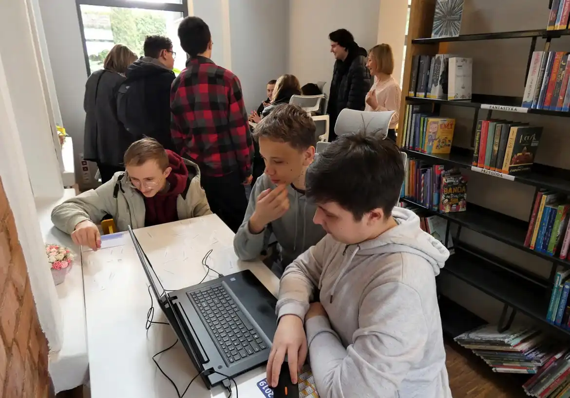 Młodzież z ZS w Starym Sączu wzięła udział w spotkaniu inaugurującym projekt edukacyjno-wychowawczy „Był sobie sztetl…”