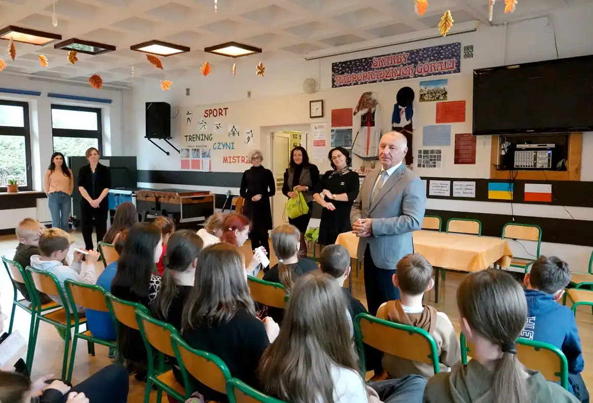 Starosta nowosądecki odwiedził dzieci z Ukrainy przebywające w Domu Wczasów Dziecięcych w Piwnicznej-Zdroju