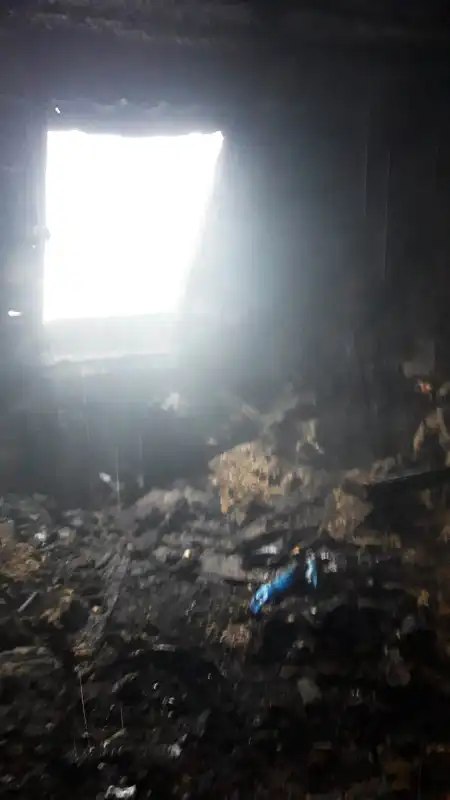 Pożar domu w Chomranicach. Paliło się na poddaszu i parterze