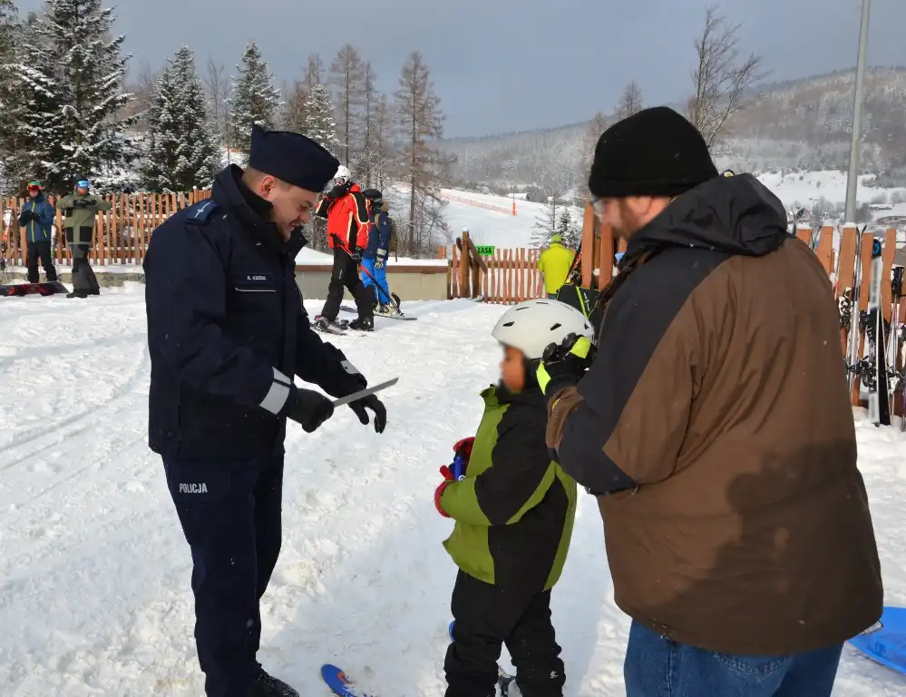Akcja informacyjno-edukacyjna pod hasłem „Kręci mnie bezpieczeństwo na stoku” na Sądecczyźnie