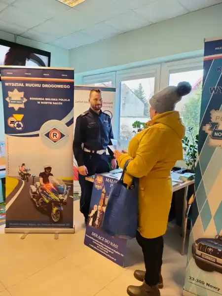 Sądeccy policjanci wspólnie z pracownikami ZUS dla bezpieczeństwa seniorów