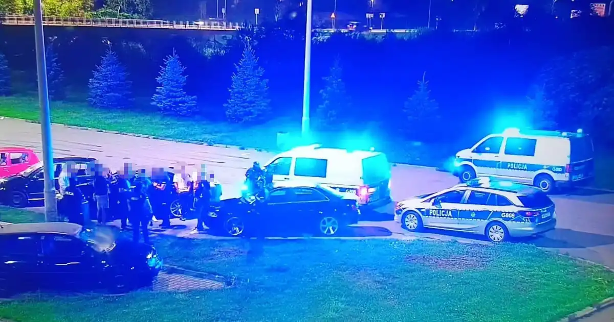 Kierowanie bez uprawnień, jazda z promilami, niebezpieczne manewry na jezdni - policjanci sądeckiej drogówki o wynikach sobotnich działań kontrolnych