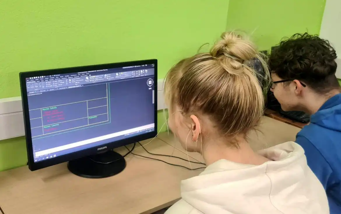 Uczniowie ZSP w Krynicy-Zdroju stawiają pierwsze kroki w modelowaniu 3D