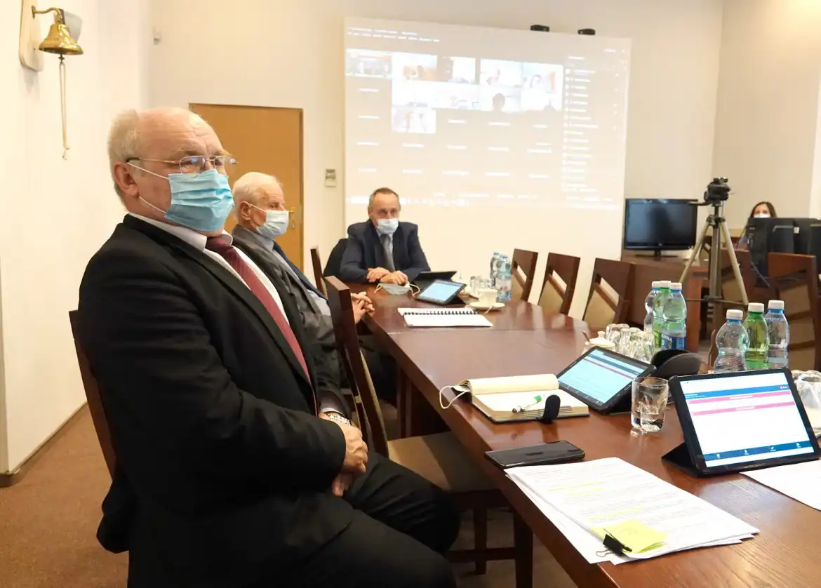 Sesja budżetowa Rady Powiatu Nowosądeckiego. Sporo pieniędzy na inwestycje