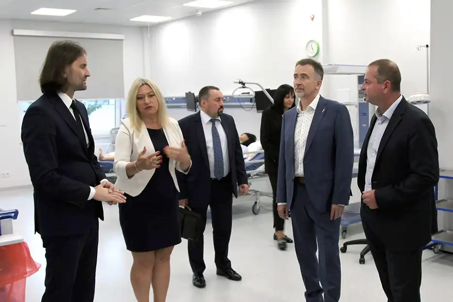 Wiceminister zdrowia Piotr Bromber z wizytą w PWSZ