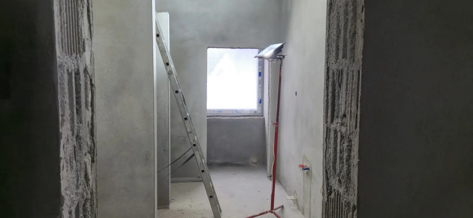 Budowa hali sportowej przy szkole w Skrudzinie zgodnie z planem