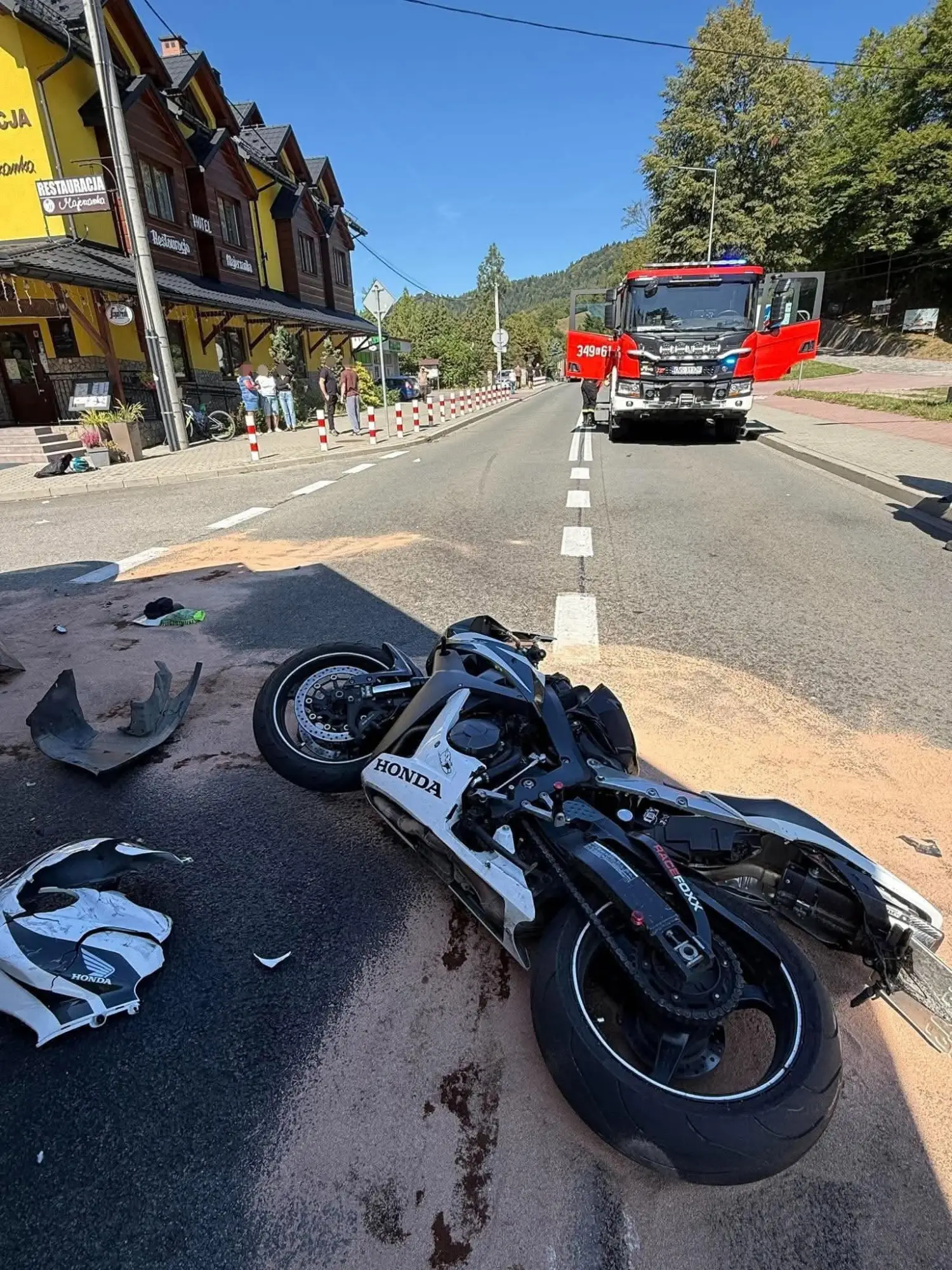 Wypadek na ul. Zagrody. Motocykl zderzył się z dostawczakiem