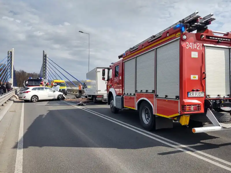 Wypadek w Kurowie. Jedna osoba trafiła do szpitala