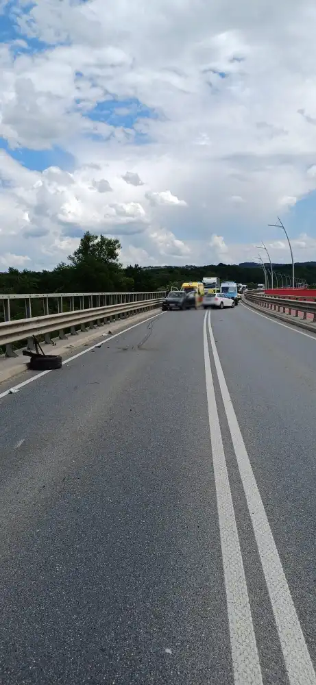 Wypadek w Nowym Sączu. Zderzyły się trzy osobówki