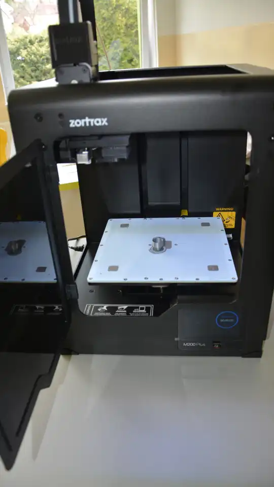 W Szkole Podstawowej w Wielogłowach jest nowa pracownia chemiczno-fizyczna