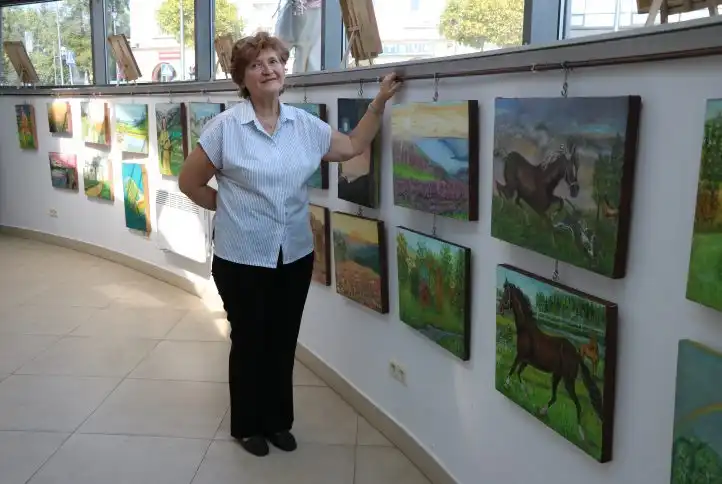 „Widziane z bliska i z daleka”. Malarska podróż Marii Hebdy w Limanowej