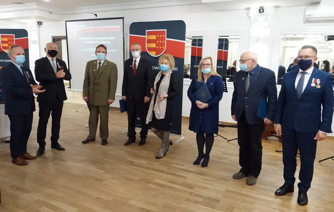 Stoją na straży bezpieczeństwa mieszkańców powiatu nowosądeckiego. Starosta podziękował służbom za ich pracę