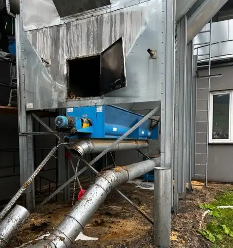 Pożar w Łabowej. Paliły się trociny w silosie