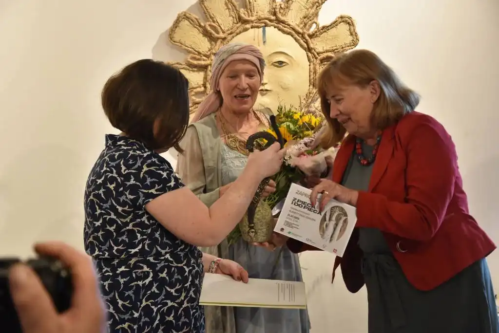 Z pieca i do pieca. Sztuka, która oddycha naturą