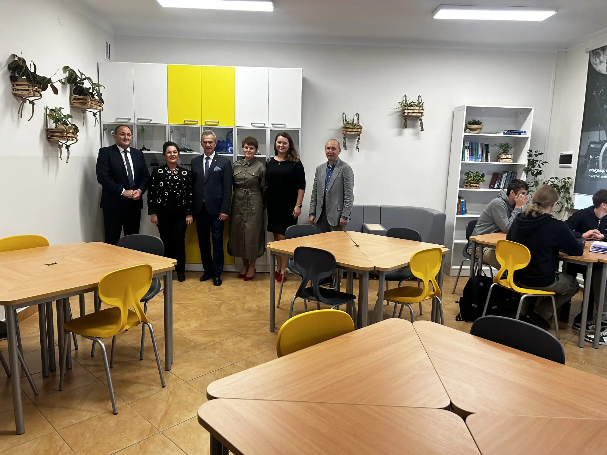 I LO w Limanowej ma nowoczesną pracownię przyrodniczą