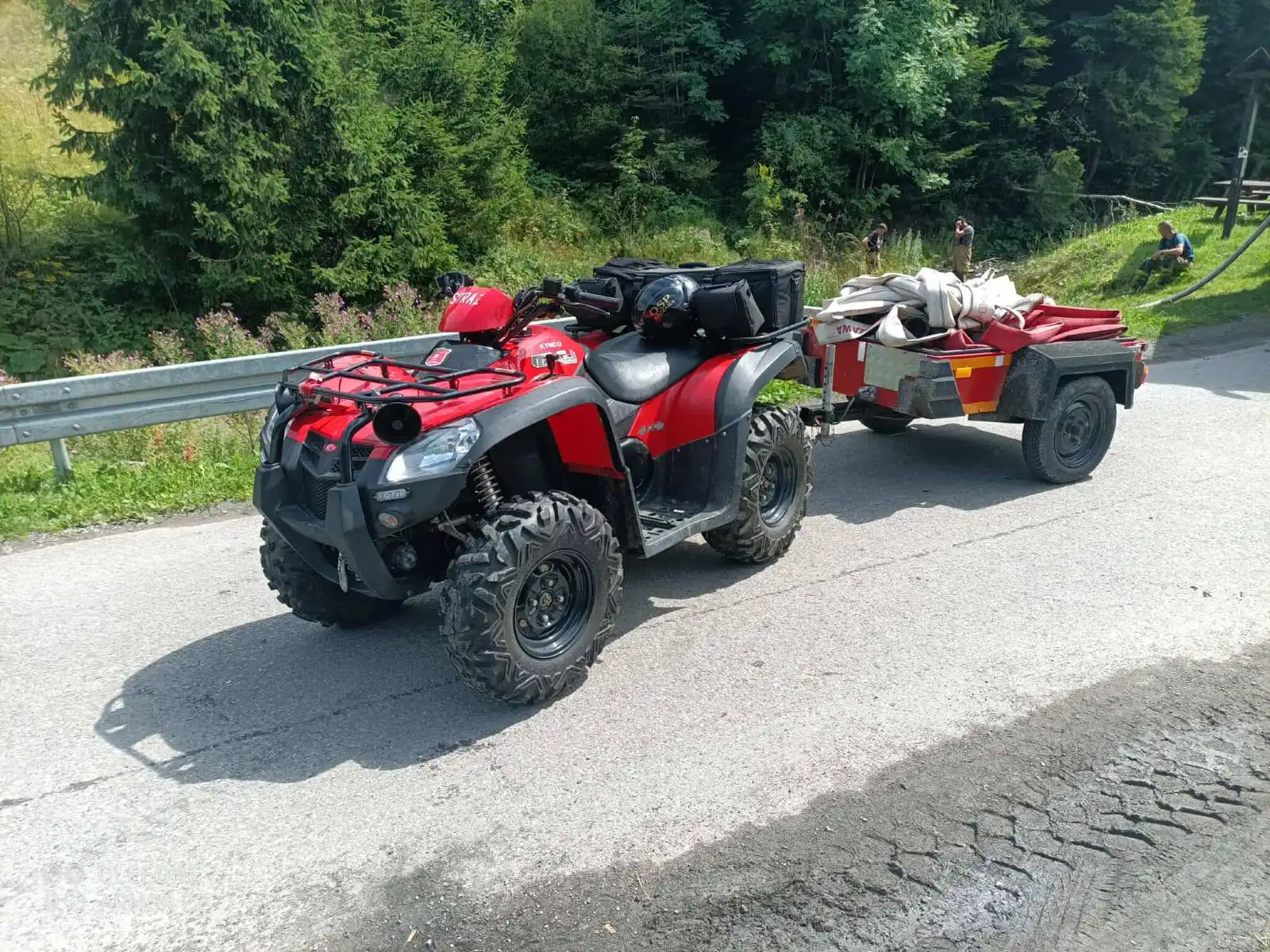 Piorun wywołał pożar. Strażacy bronili przyległych zabudowań