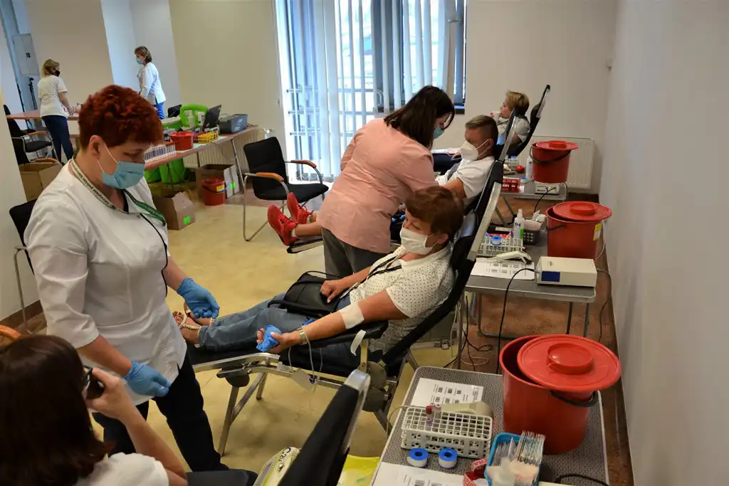 Akcja „103 litry krwi na 103. rocznicę powstania Policji” trwa nadal. 22 czerwca w Nowym Sączu zebrano ponad 8 litrów krwi