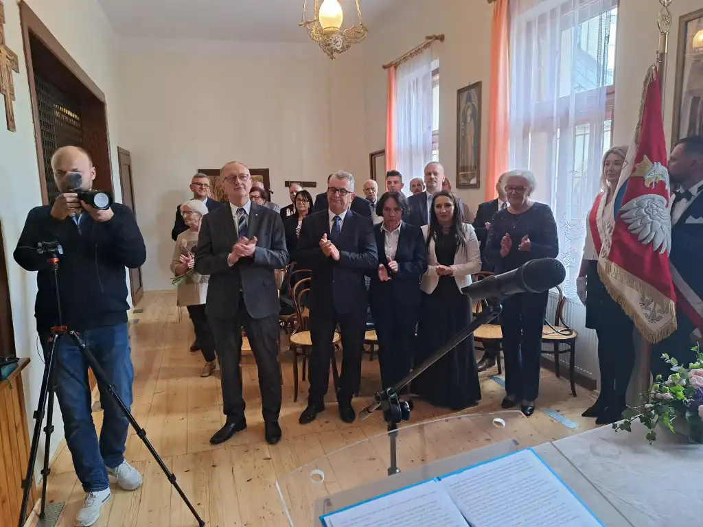 Historyczny moment w Starym Sączu. Uhonorowanie siostry Marii Teresy Izworskiej