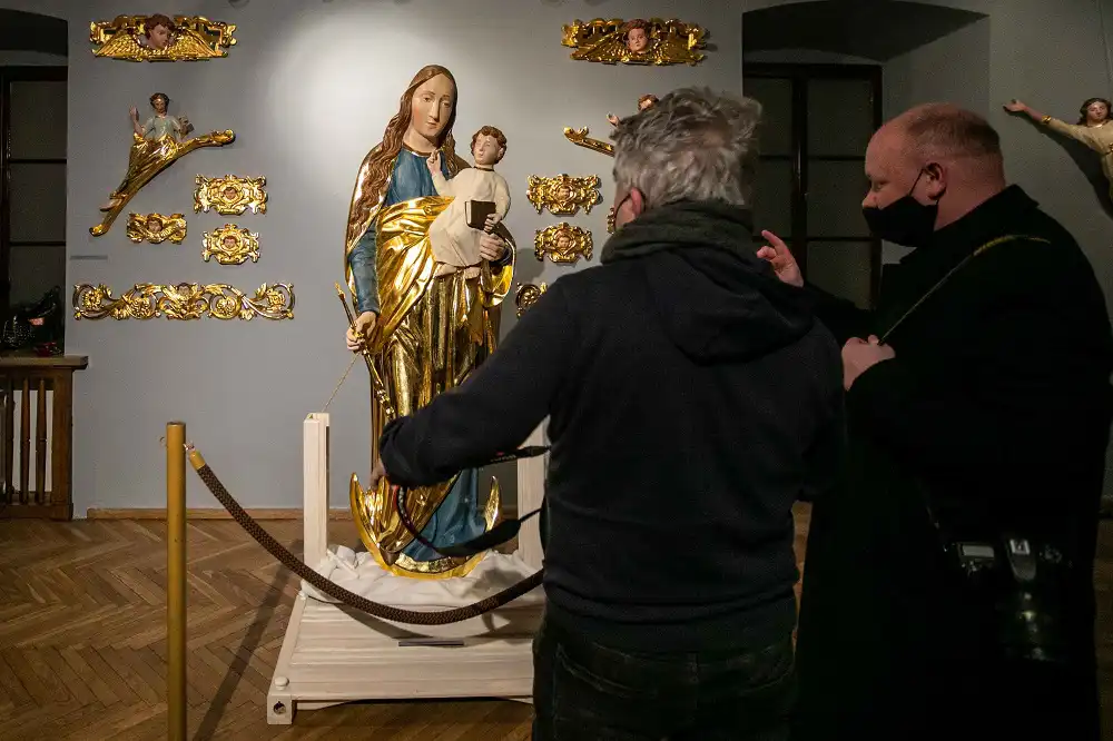 Wernisaż wystawy rzeźb z ołtarza głównego Bazyliki św. Małgorzaty