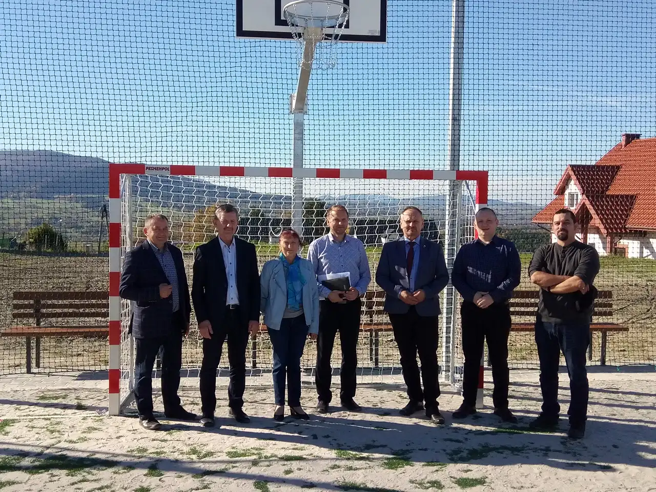 W Gminie Limanowa mieszkańcy mają kolejne boisko wielofunkcyjne