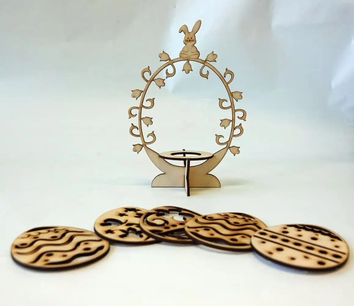 W Zakładzie Aktywności Zawodowej w Nawojowej powstają palmy, świąteczne zajączki i wiele ozdób