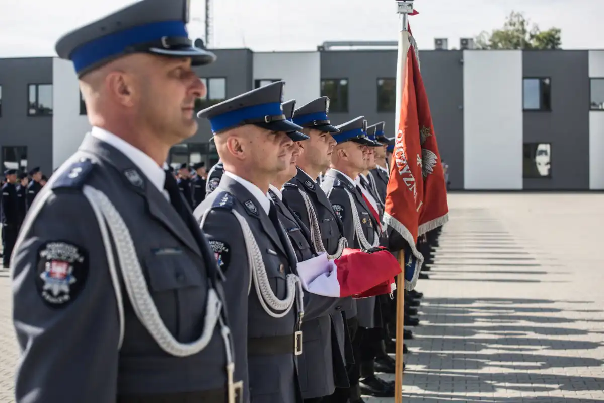 Nowi funkcjonariusze w szeregach małopolskiej Policji, w tym dwóch w KPP w Limanowej
