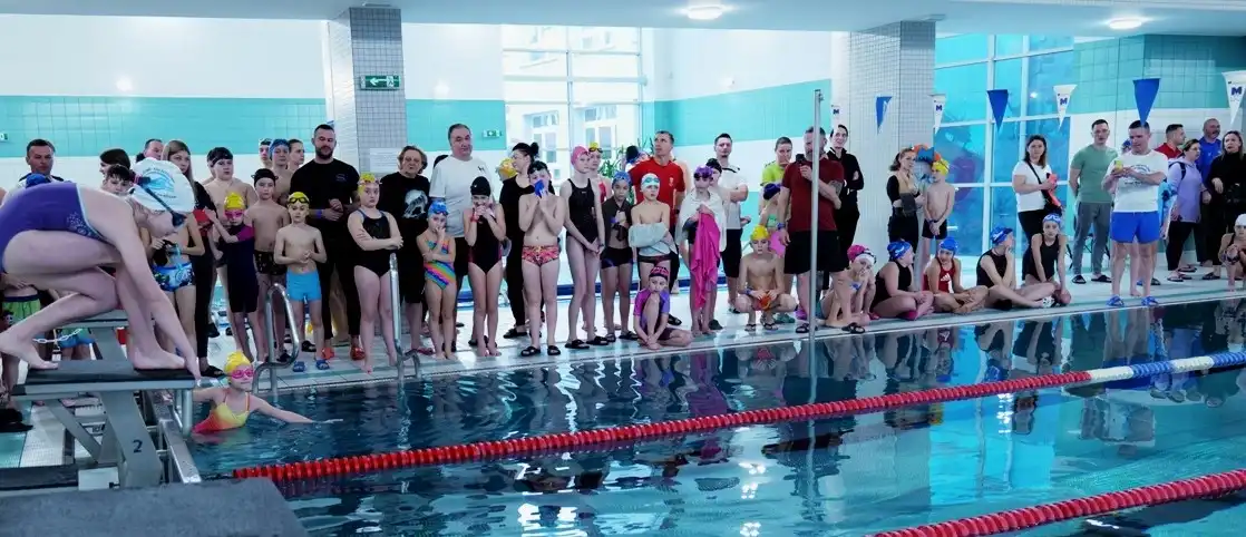 Mistrzostwa Powiatu Nowosądeckiego w Pływaniu. W zawodach uczestniczyło ponad 150 zawodników