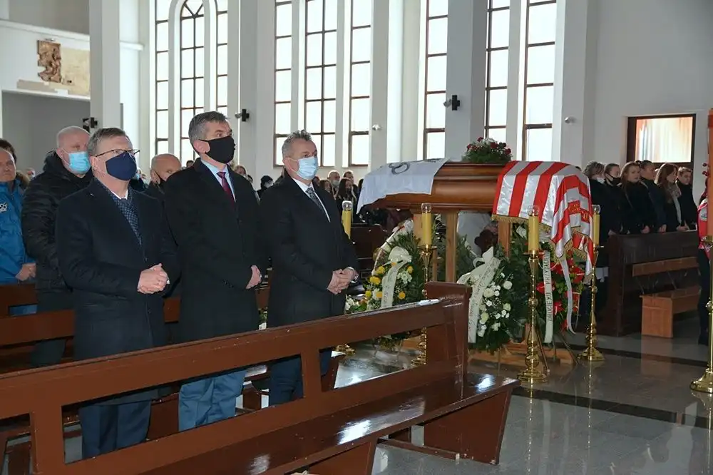 W Starym Sączu pożegnano znakomitego sportowca i wspaniałego człowieka Jana Magierę