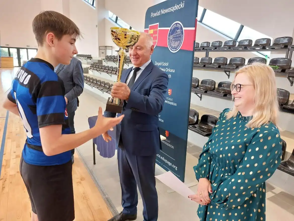 Szczypiorniści ze SP w Jazowsku najlepsi podczas Mistrzostw Powiatu w Piłce Ręcznej Chłopców