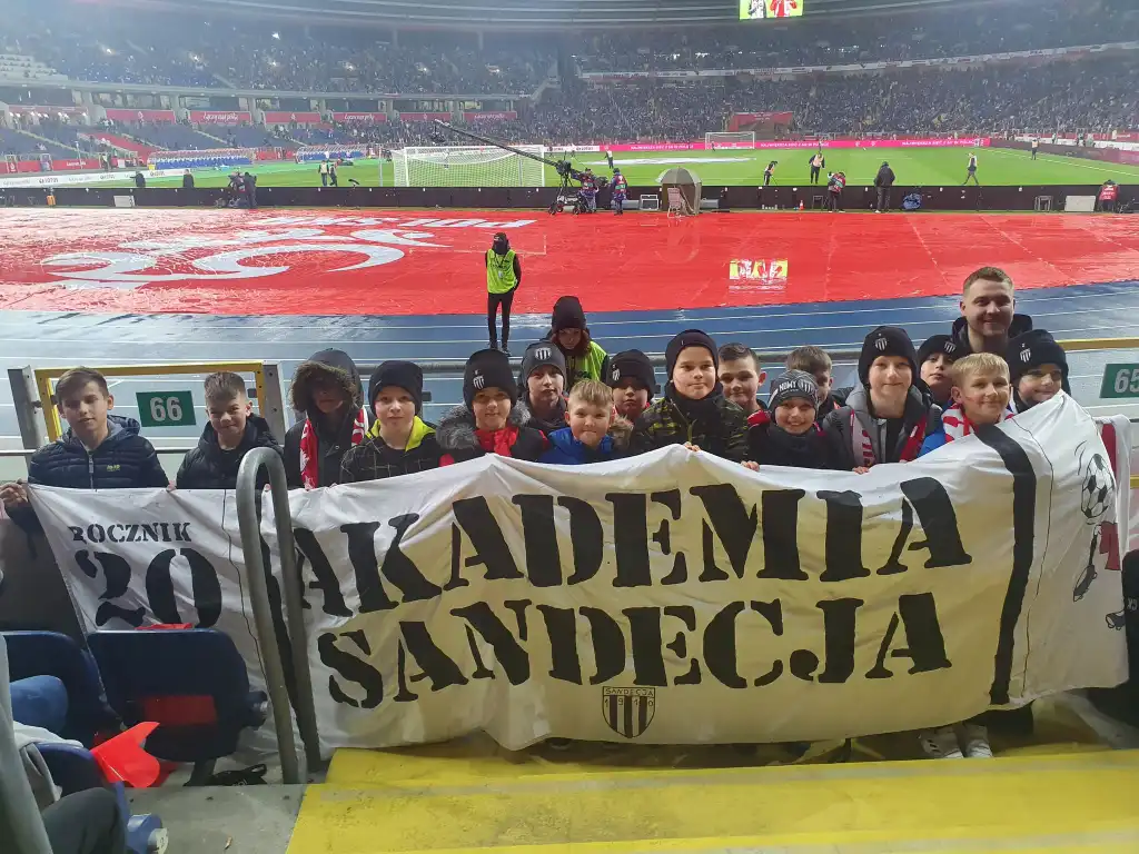 Młodzież z Nowego Sącza pojechała na mecz reprezentacji Polski w Chorzowie