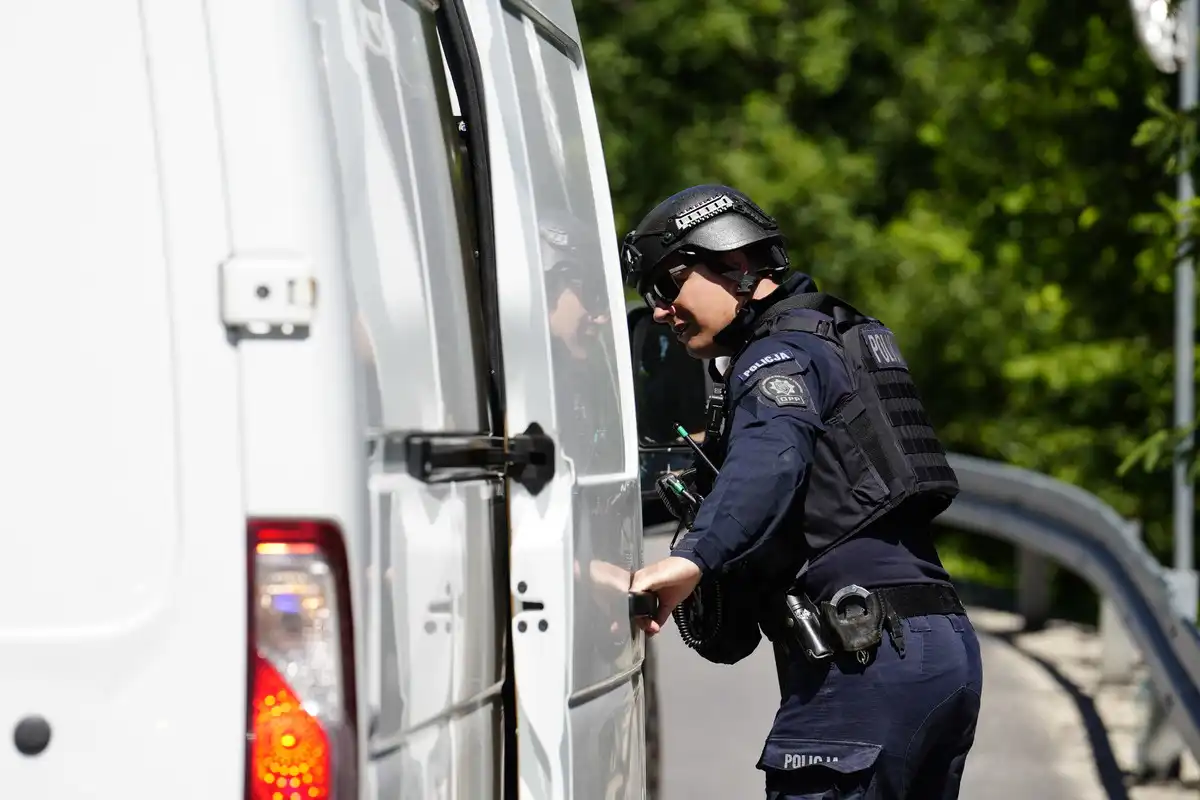 Tragiczny finał obławy w Starej Wsi. Sprawca podwójnego morderstwa nie żyje