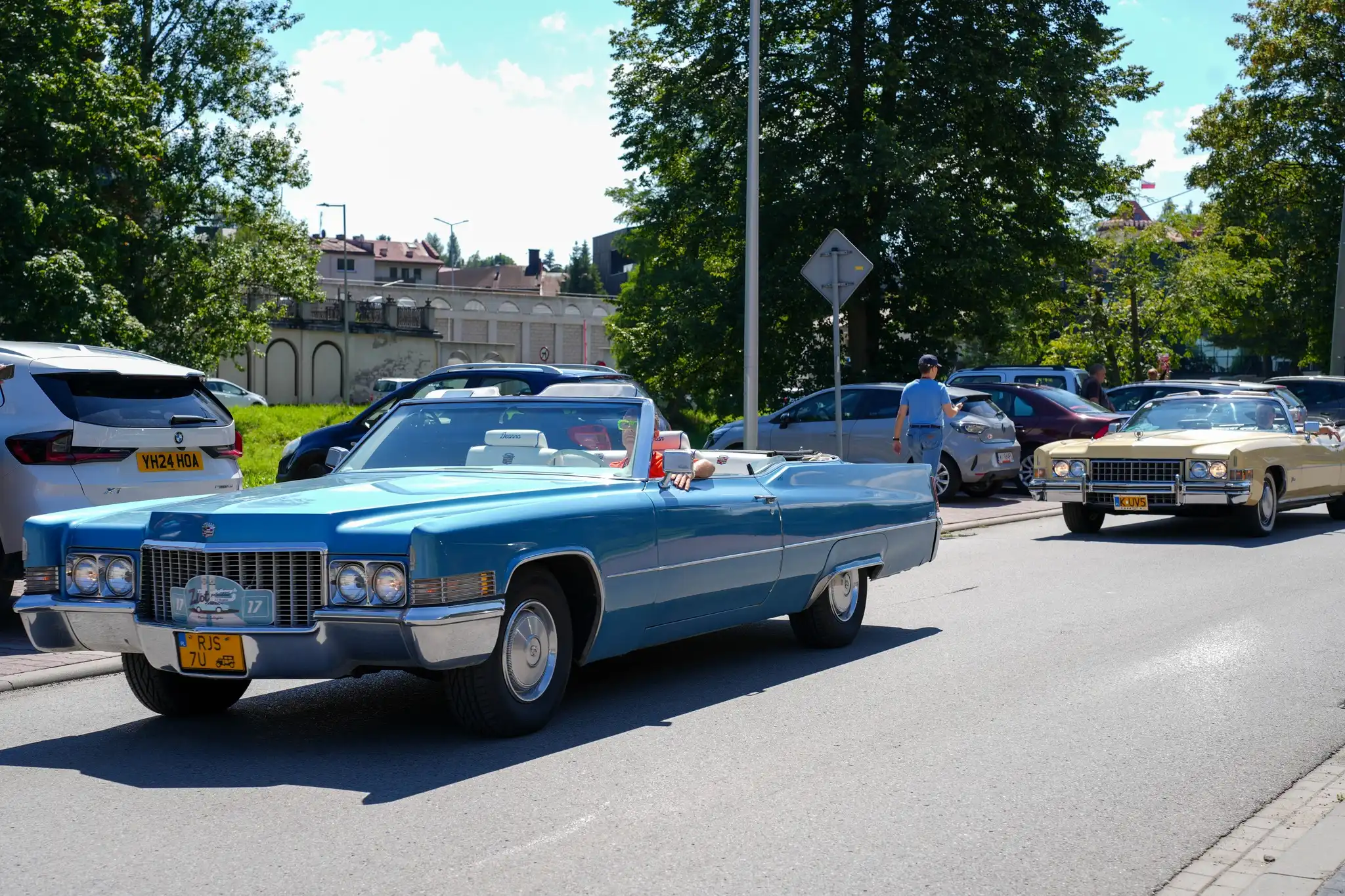 Motoryzacyjna podróż w czasie. XVII Zlot Zabytkowych Pojazdów zawitał do powiatu limanowskiego