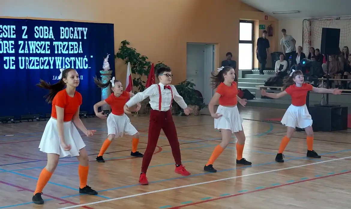 Przy ZSP w Krynicy-Zdroju powstał nowoczesny kompleks boisk i bieżni