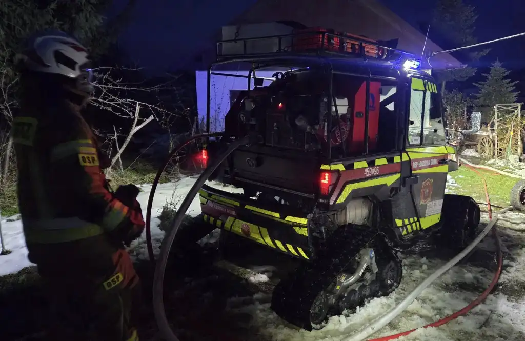 Trudny teren i płonący budynek. Polaris Ranger uratował sytuację
