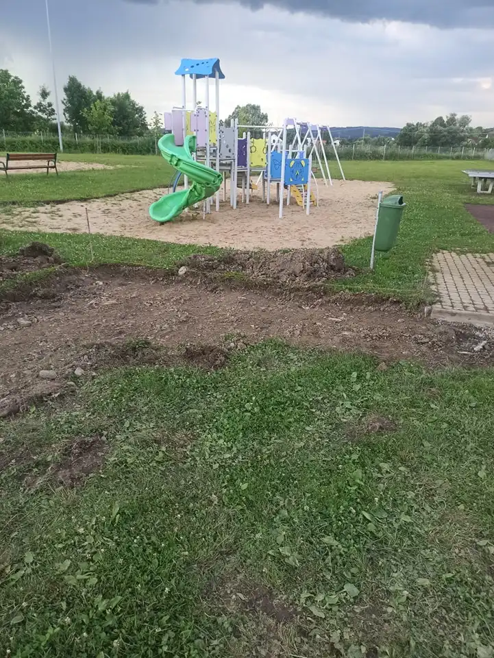 Nowy Sącz: Rozpoczęła się rozbudowa placu zabaw na Osiedlu Poręba Mała