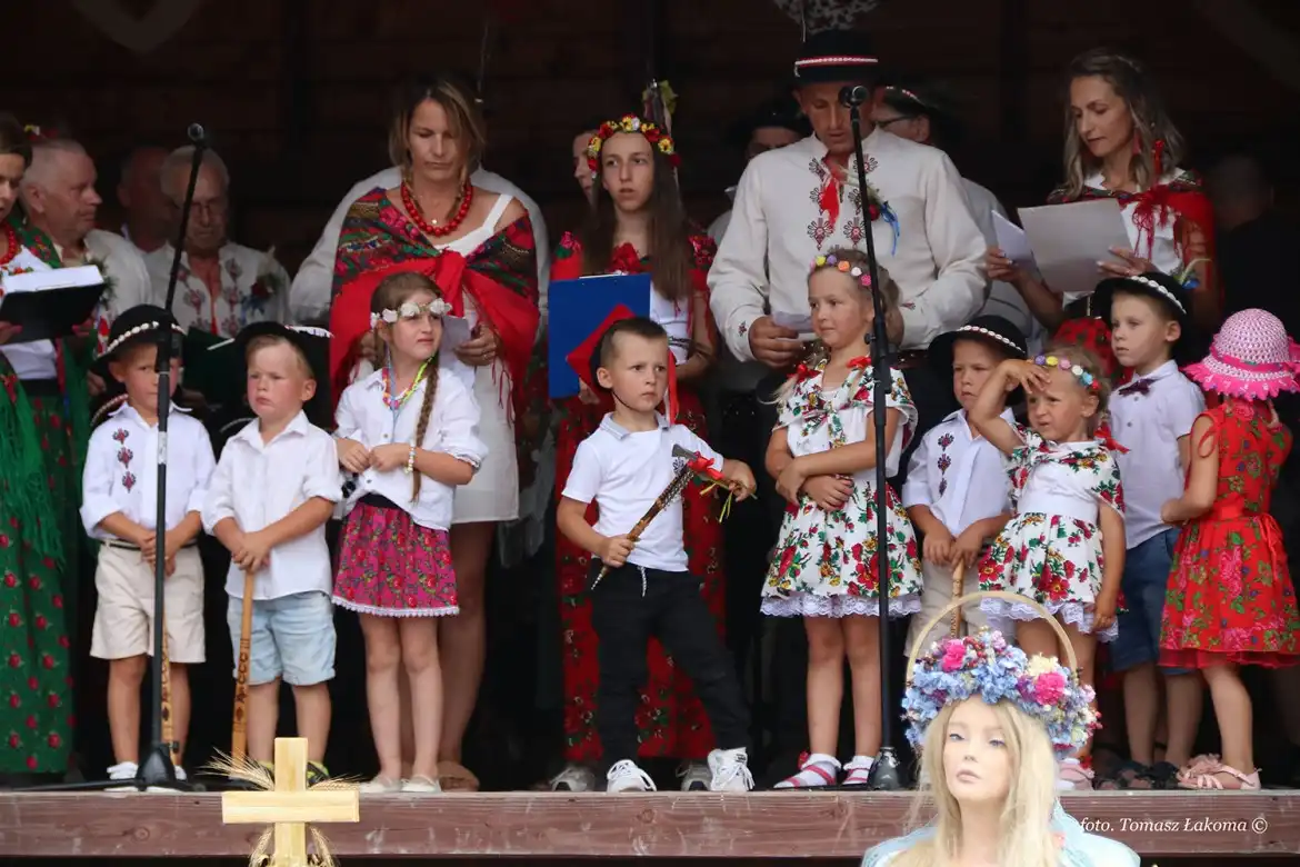 Gminne dożynki w Tyliczu i wyróżnienia dla „Jarzębinek”