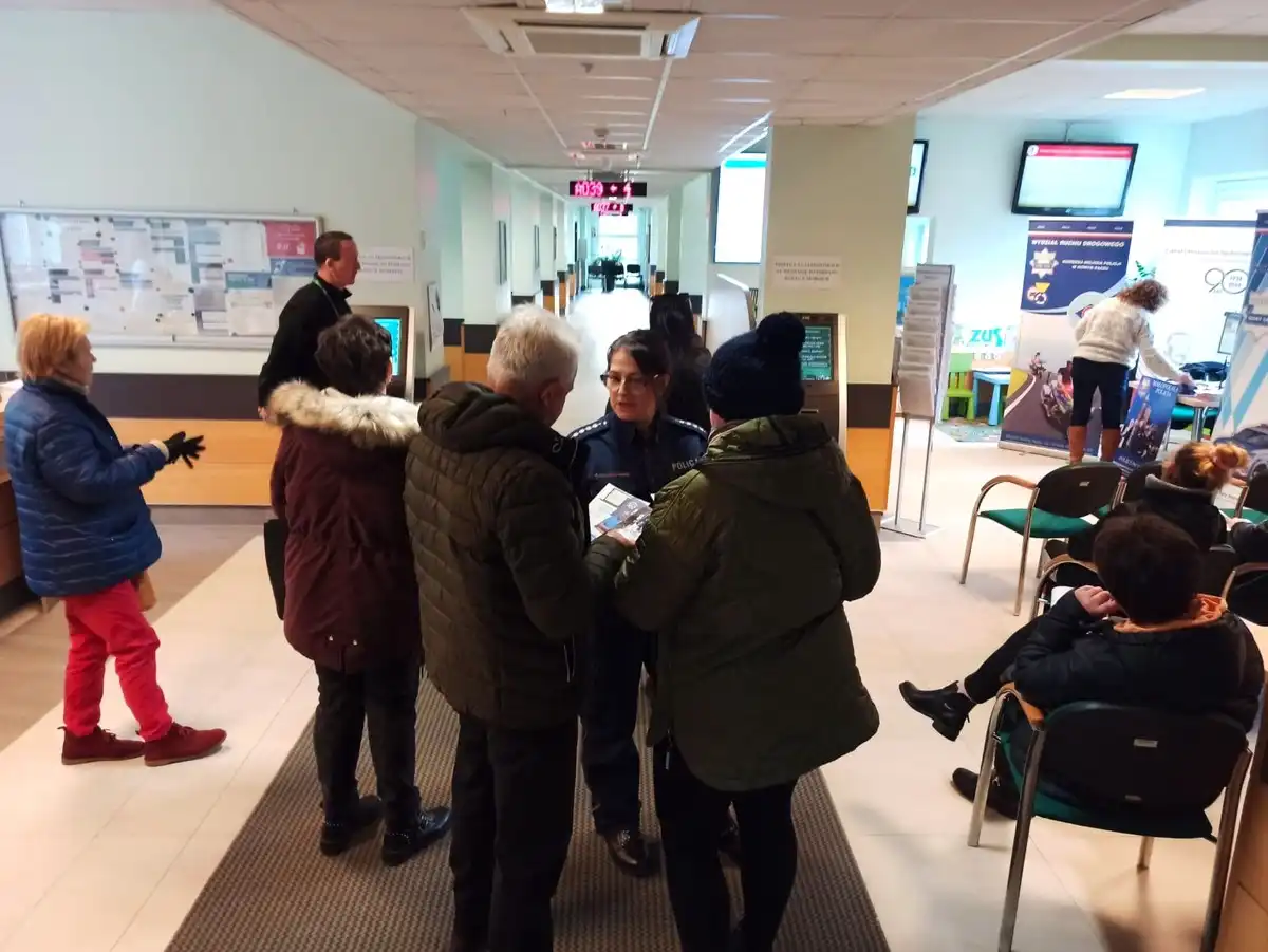 Sądeccy policjanci wspólnie z pracownikami ZUS dla bezpieczeństwa seniorów