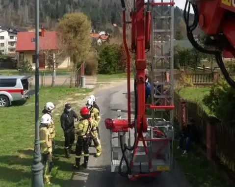 Strażacy pomogli...bocianowi