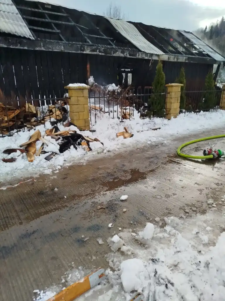 Kamienica: strażacy interweniowali przy pożarze budynku gospodarczego