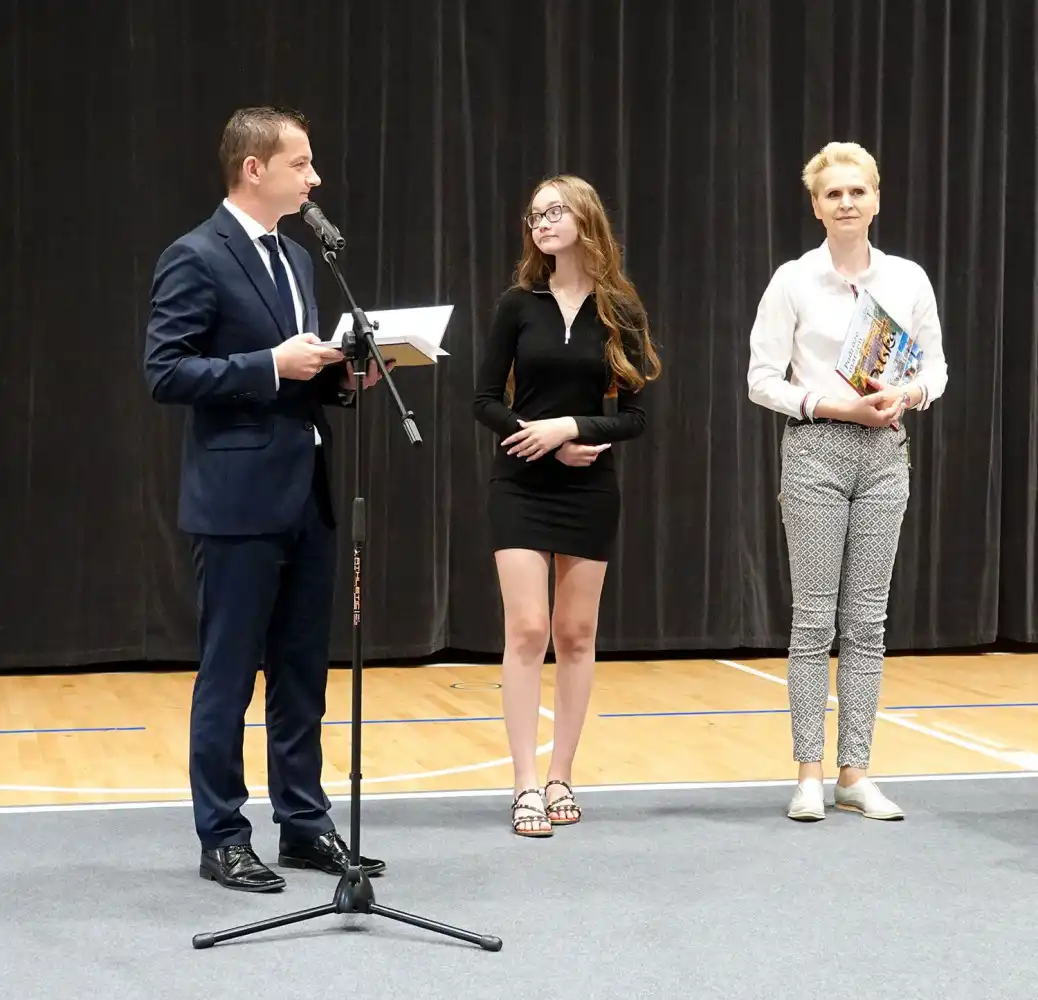 W szkołach powiatowych odbyło się uroczyste zakończenie roku szkolnego