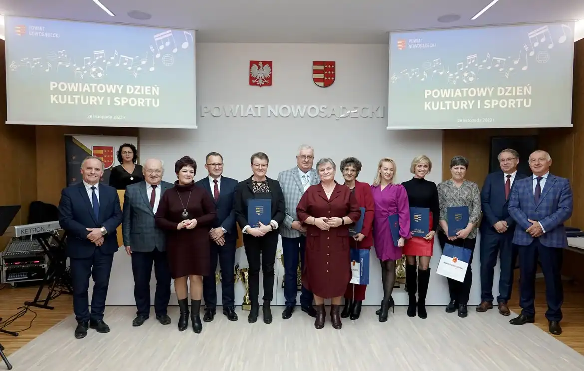 Nagrody starosty z okazji Powiatowego Dnia Działacza Kultury i Sportu